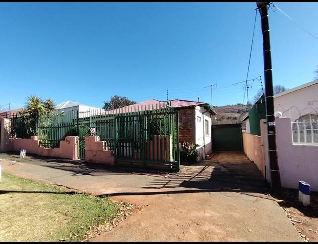 2 BEDROOM HOUSE FOR SALE IN BEZUIDENHOUT VALLEY